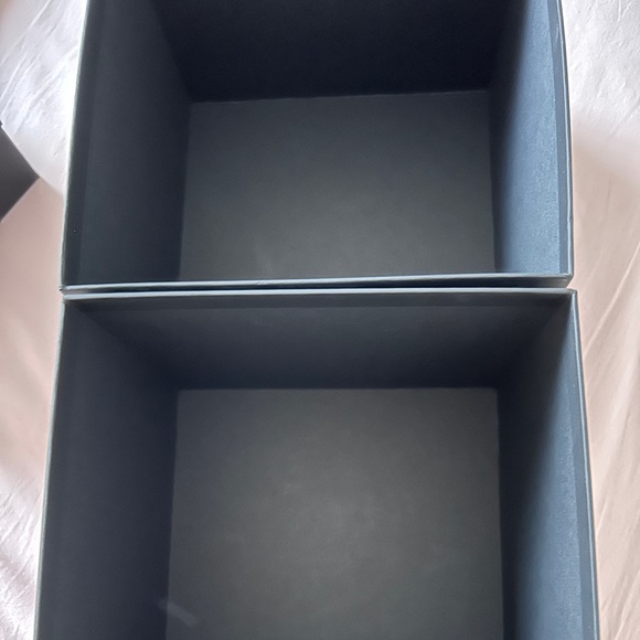 Used Chanel storage box - Picture 2 of 4